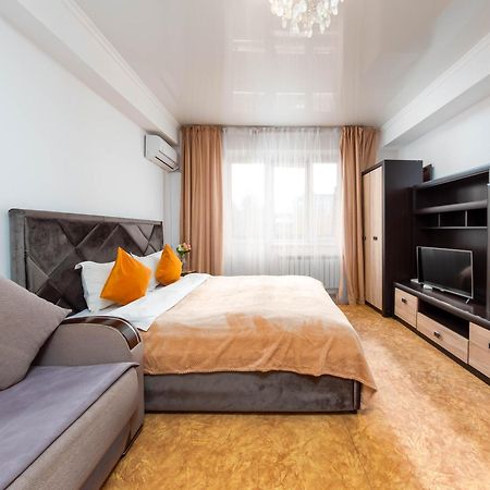 Apartment Оn Makatayeva 5 B 阿拉木图 外观 照片