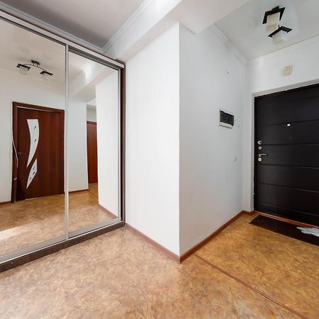 Apartment Оn Makatayeva 5 B 阿拉木图 外观 照片
