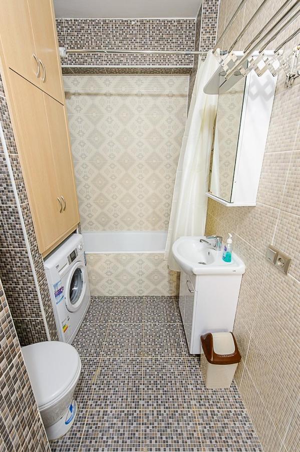 Apartment Оn Makatayeva 5 B 阿拉木图 外观 照片