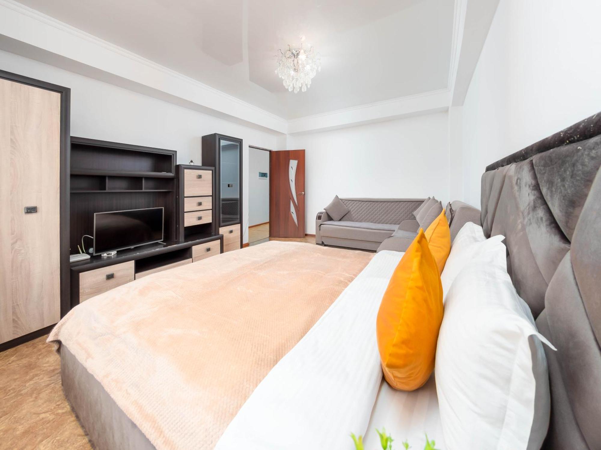 Apartment Оn Makatayeva 5 B 阿拉木图 外观 照片